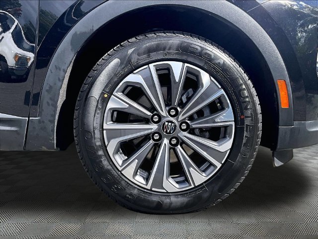 Used 2024 Ebony Twilight Metallic Buick Preferred image 9