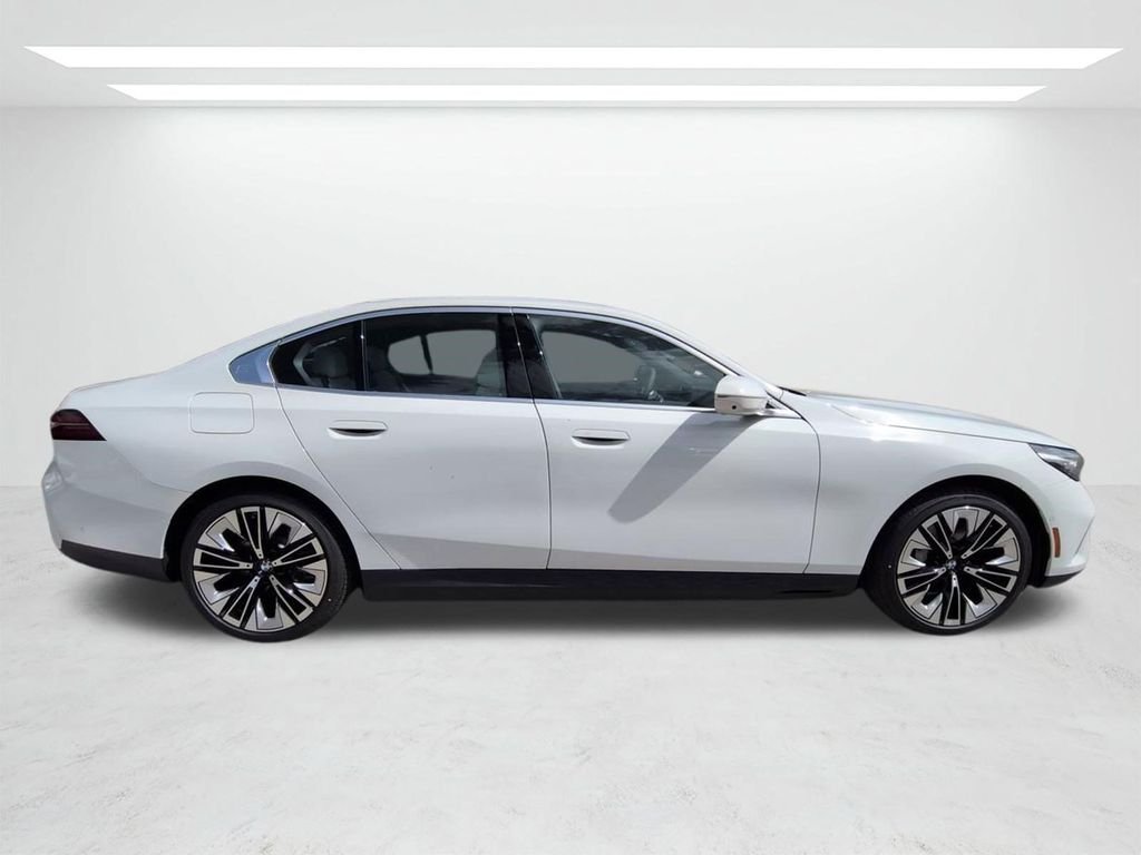 New 2026 Alpine White BMW eDrive40 image 3