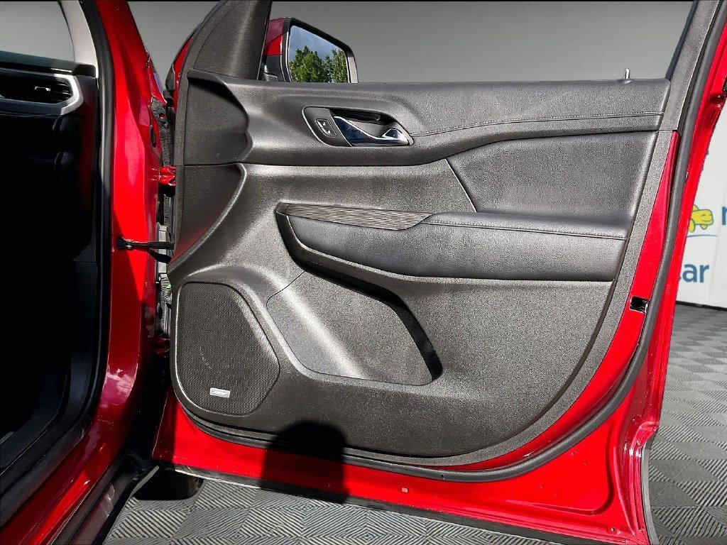 Used 2022 Cayenne Red Tintcoat GMC SLT image 11