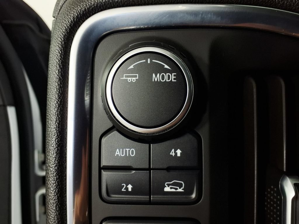 Used 2021 SUMMIT WHITE Chevrolet LT image 17