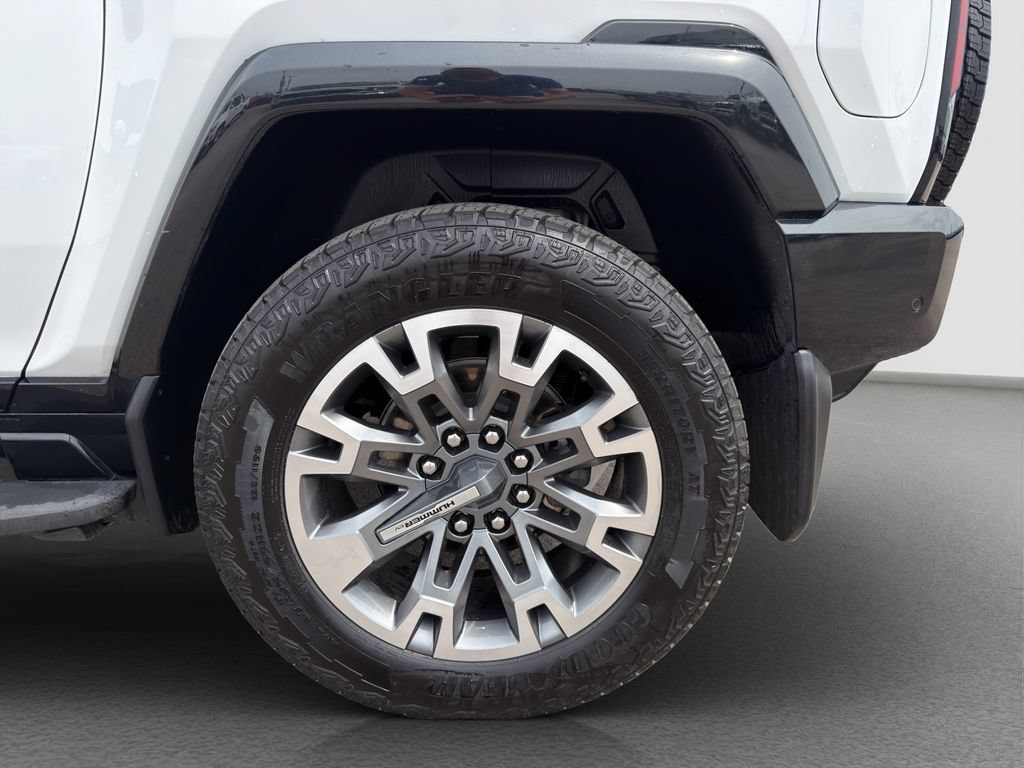 Used 2024 Interstellar White GMC 2X image 23