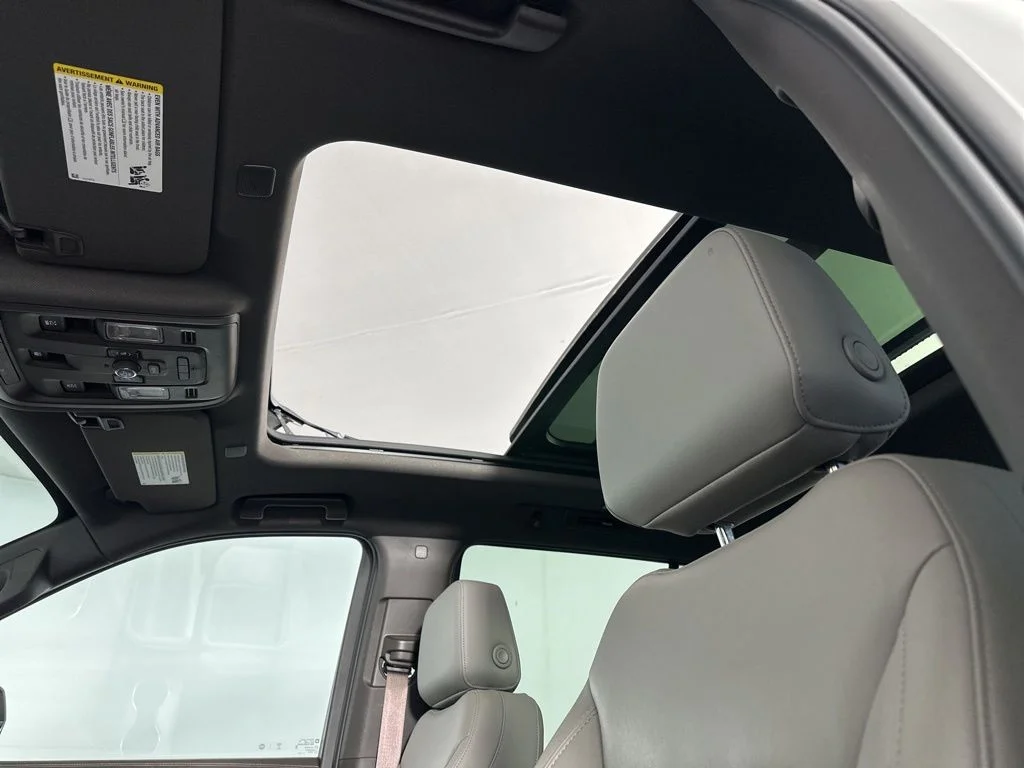 Used 2023 Beige Chevrolet Z71 image 39