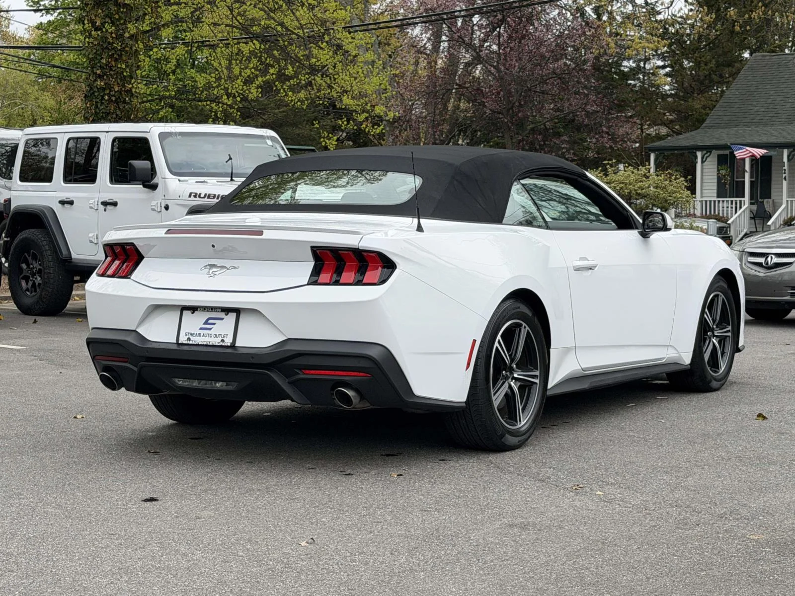 Used 2024 White Ford EcoBoost Premium image 7