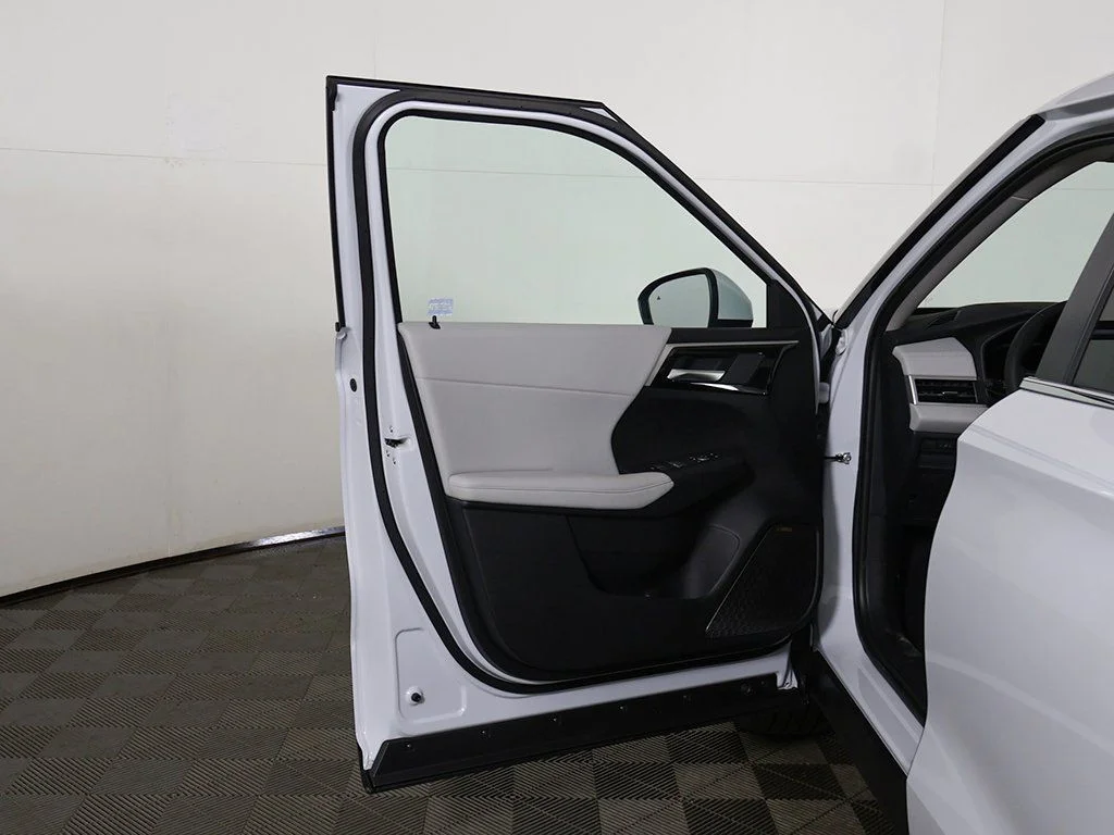 2025 Mitsubishi Outlander SE - Photo 23