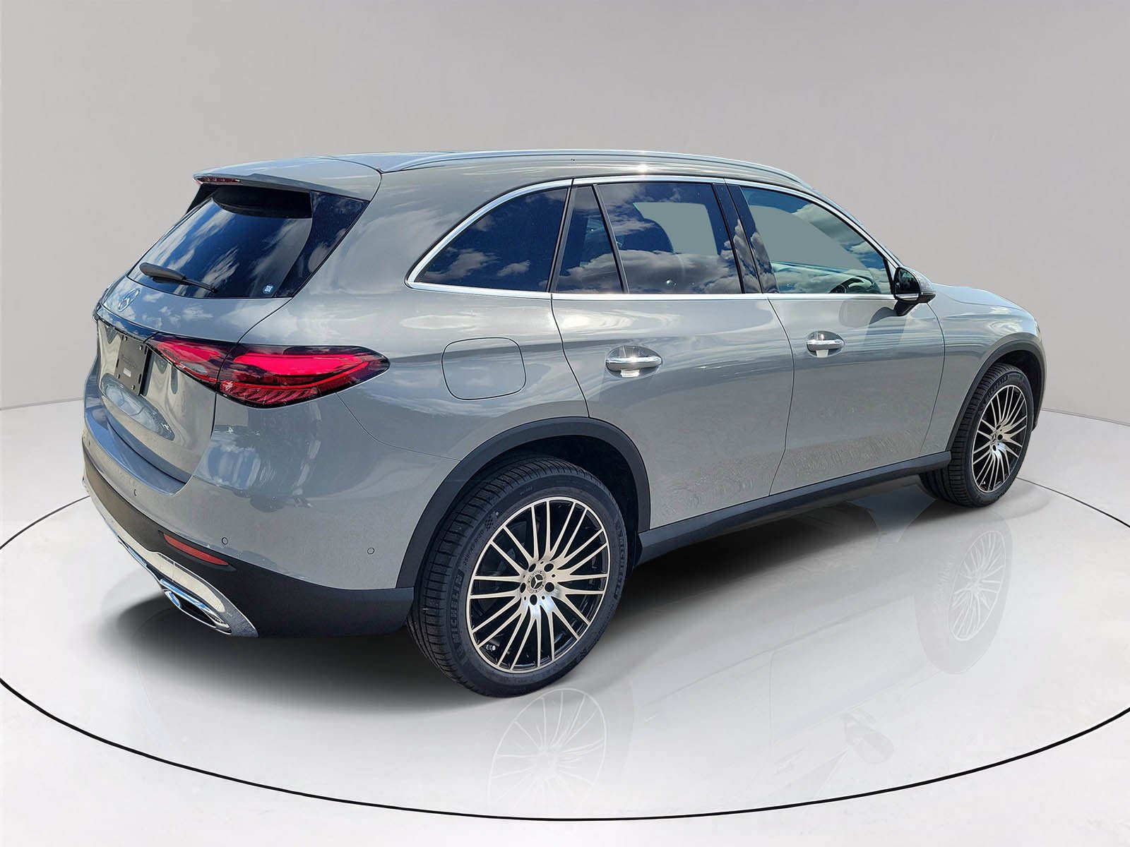 New 2026 MANUFAKTUR Alpine Grey Mercedes-Benz GLC 300 image 6