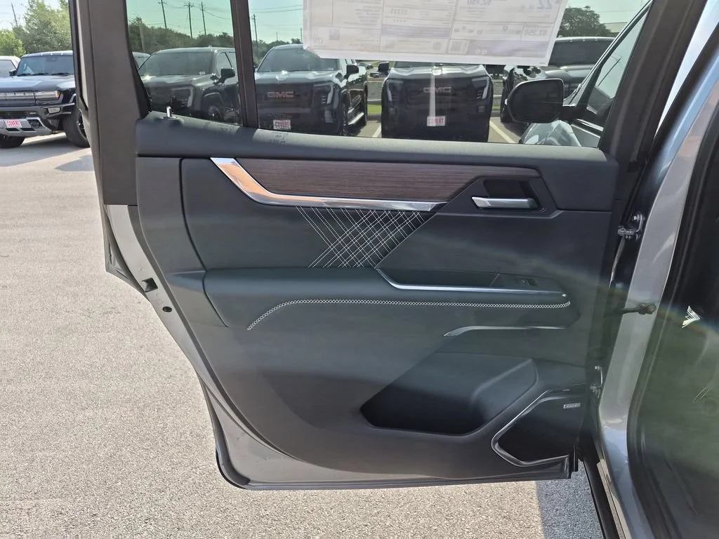 2026 GMC Acadia Denali - Photo 33