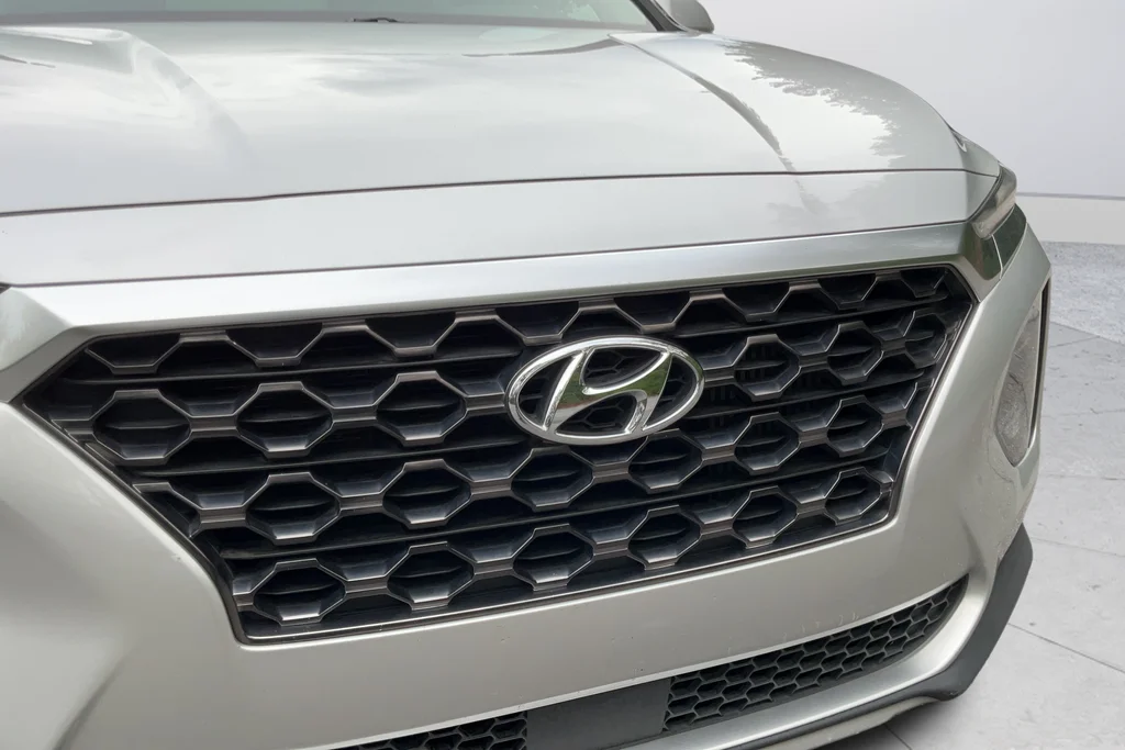 Used 2019 Silver Hyundai Limited image 31