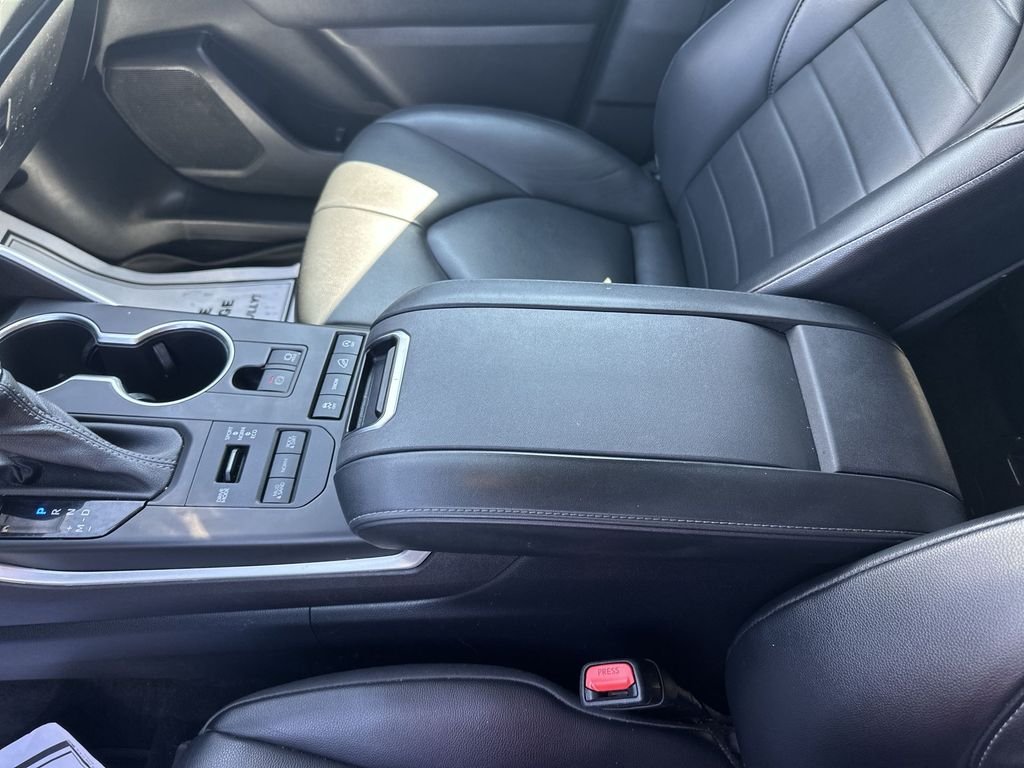 Used 2022 Black Toyota XLE image 26