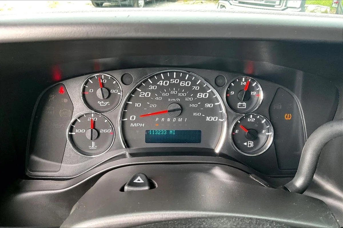 Used 2018  Chevrolet Work Van image 11
