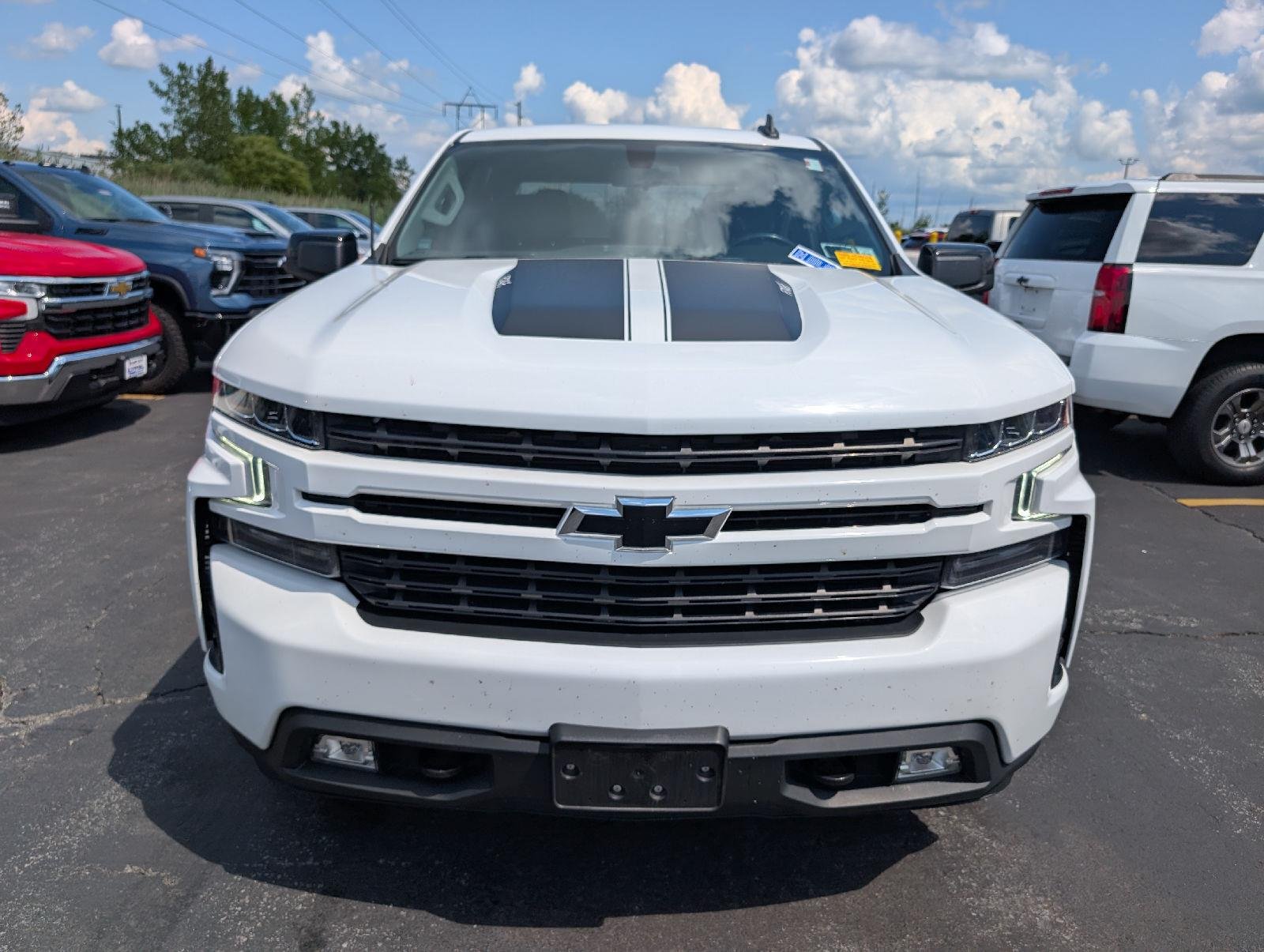 Used 2022 Summit White Chevrolet RST image 2