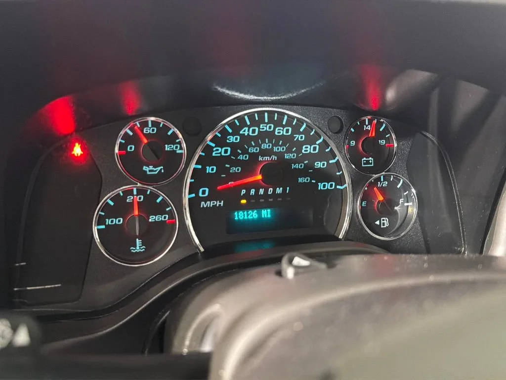 Used 2025 Summit White Chevrolet WT image 20