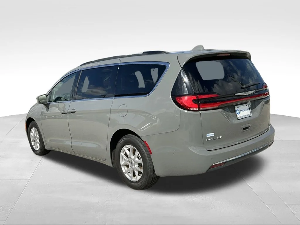 Used 2022 White Chrysler Touring L image 6