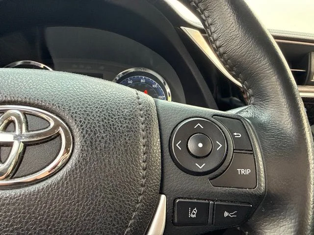 Used 2019 Silver Toyota SE image 31