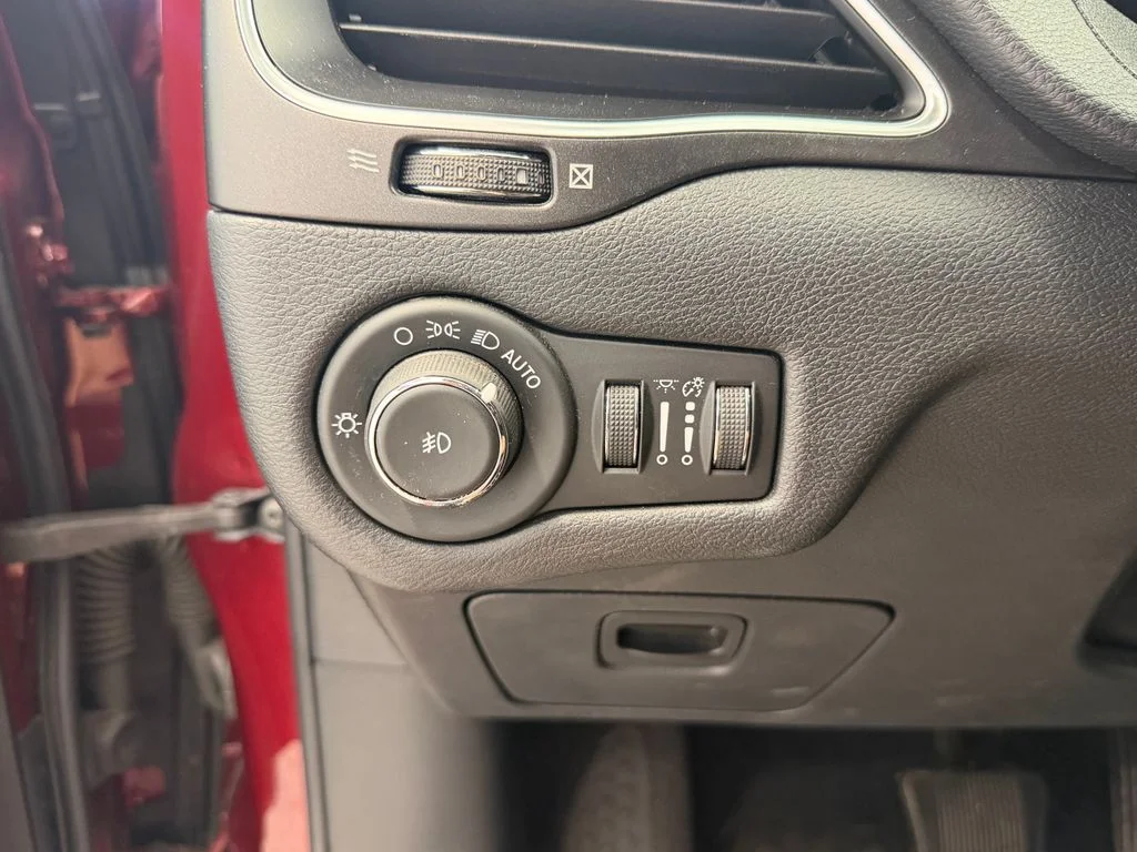 Used 2020 Red Jeep Trailhawk image 21