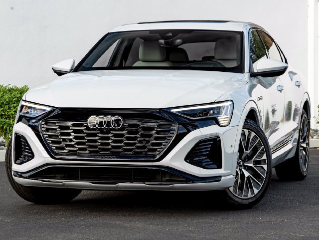 2024 Audi Q8 Sportback e-tron