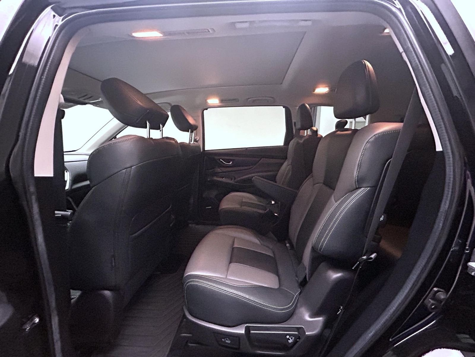 Used 2024 Black Subaru Onyx Edition image 20