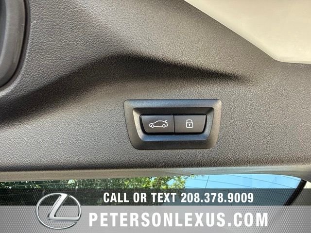 Used 2026 White BMW xDrive40i image 22