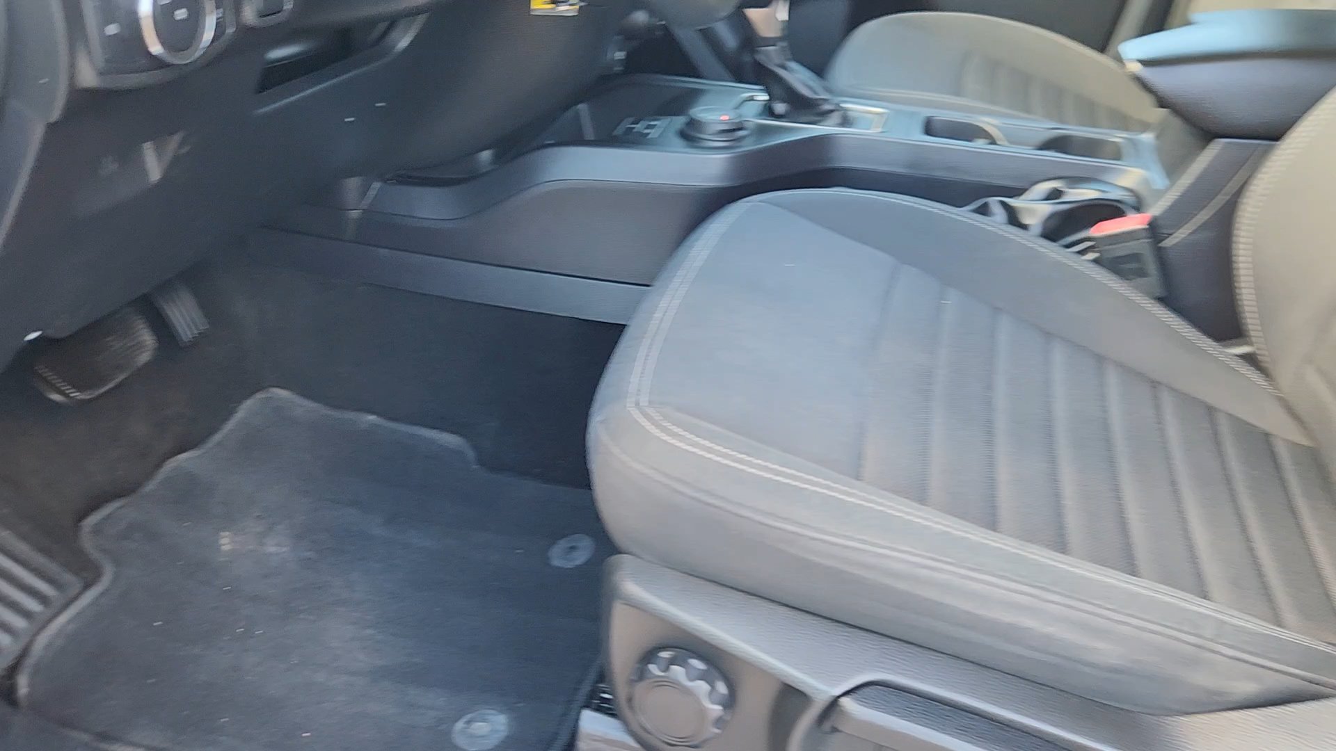 Used 2023 Oxford White Ford XLT image 30