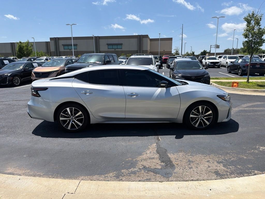 Used 2019 Silver Nissan 3.5 SV image 8