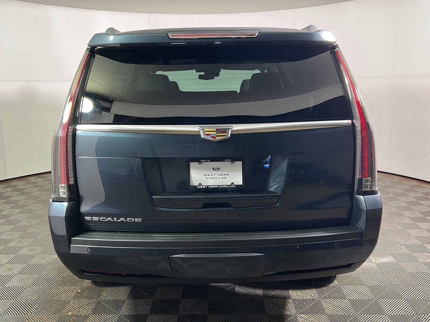 Used 2020 Shadow Metallic Cadillac Premium Luxury image 8
