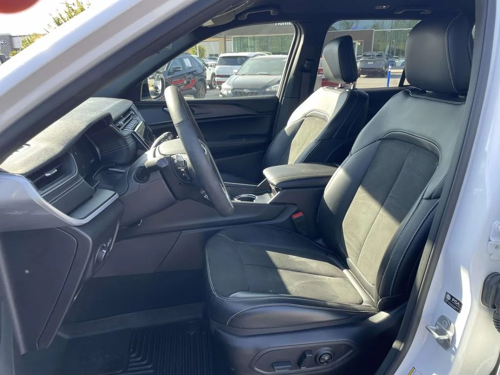 2025 Jeep Grand Cherokee Altitude - Photo 8