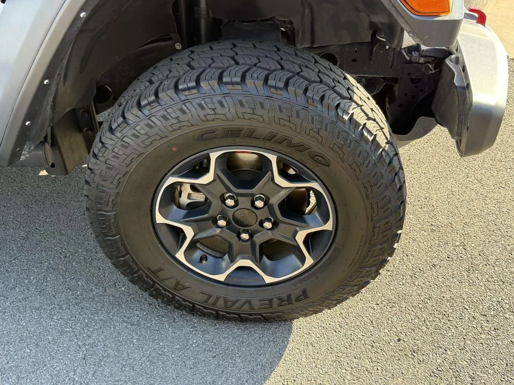 Used 2023 White Jeep Rubicon image 12