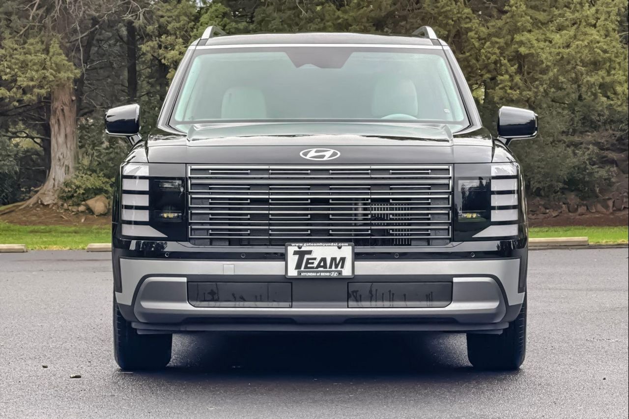 New 2027 Black Hyundai SEL 7P image 9