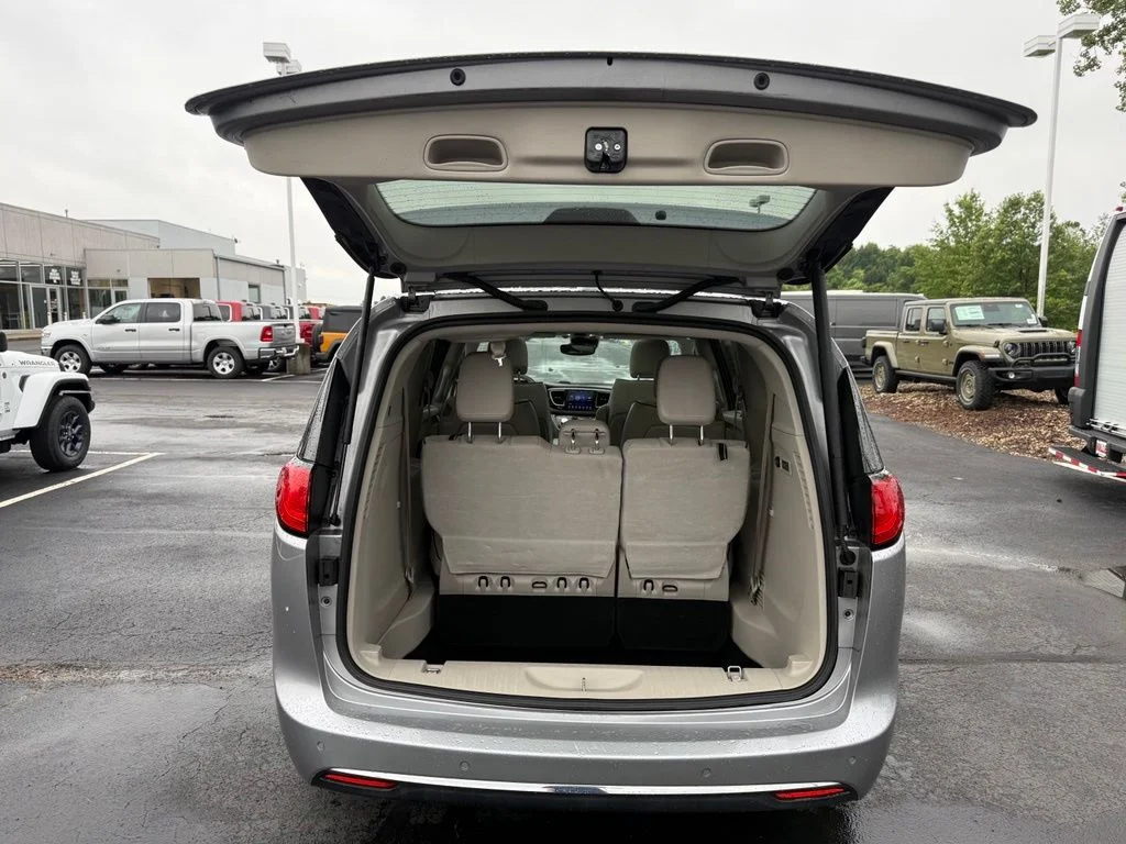 Certified Used 2017 Silver Chrysler Limited image 50