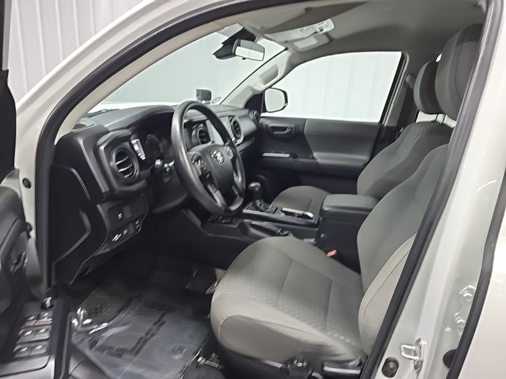 Used 2022 White Toyota SR image 28