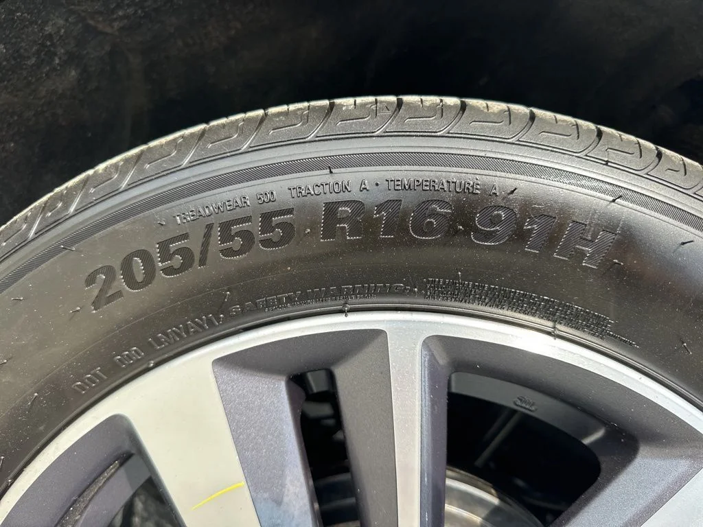 Used 2025 Gray Nissan 1.6 SV image 26