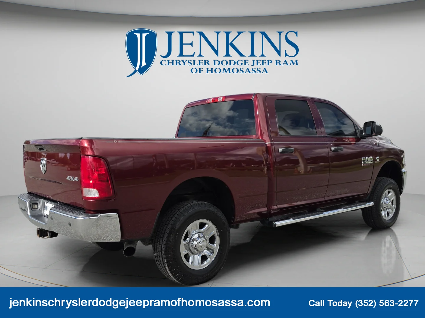 Used 2016 Delmonico Red Pearlcoat Ram Tradesman image 4