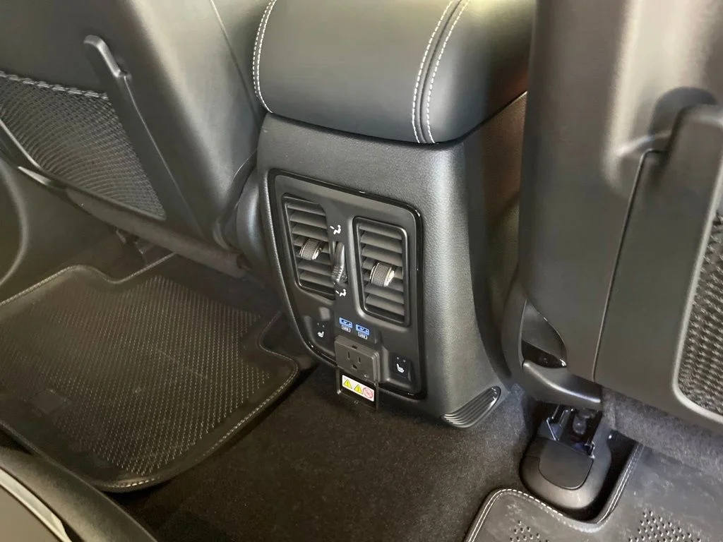 New 2023 Vapor Gray Exterior Paint Dodge SRT Hellcat image 31