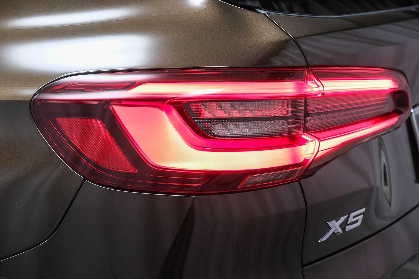 Used 2022 Sparkling Brown Metallic BMW xDrive45e image 7