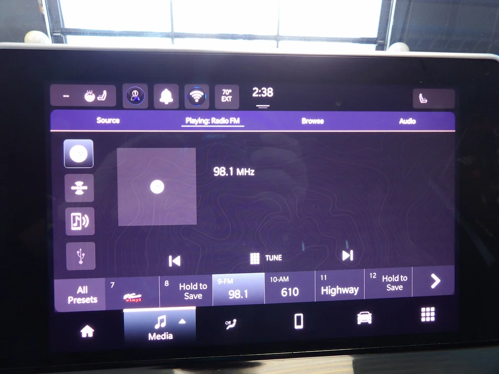 Used 2024 Bright White Clear Coat Jeep Latitude Lux image 37