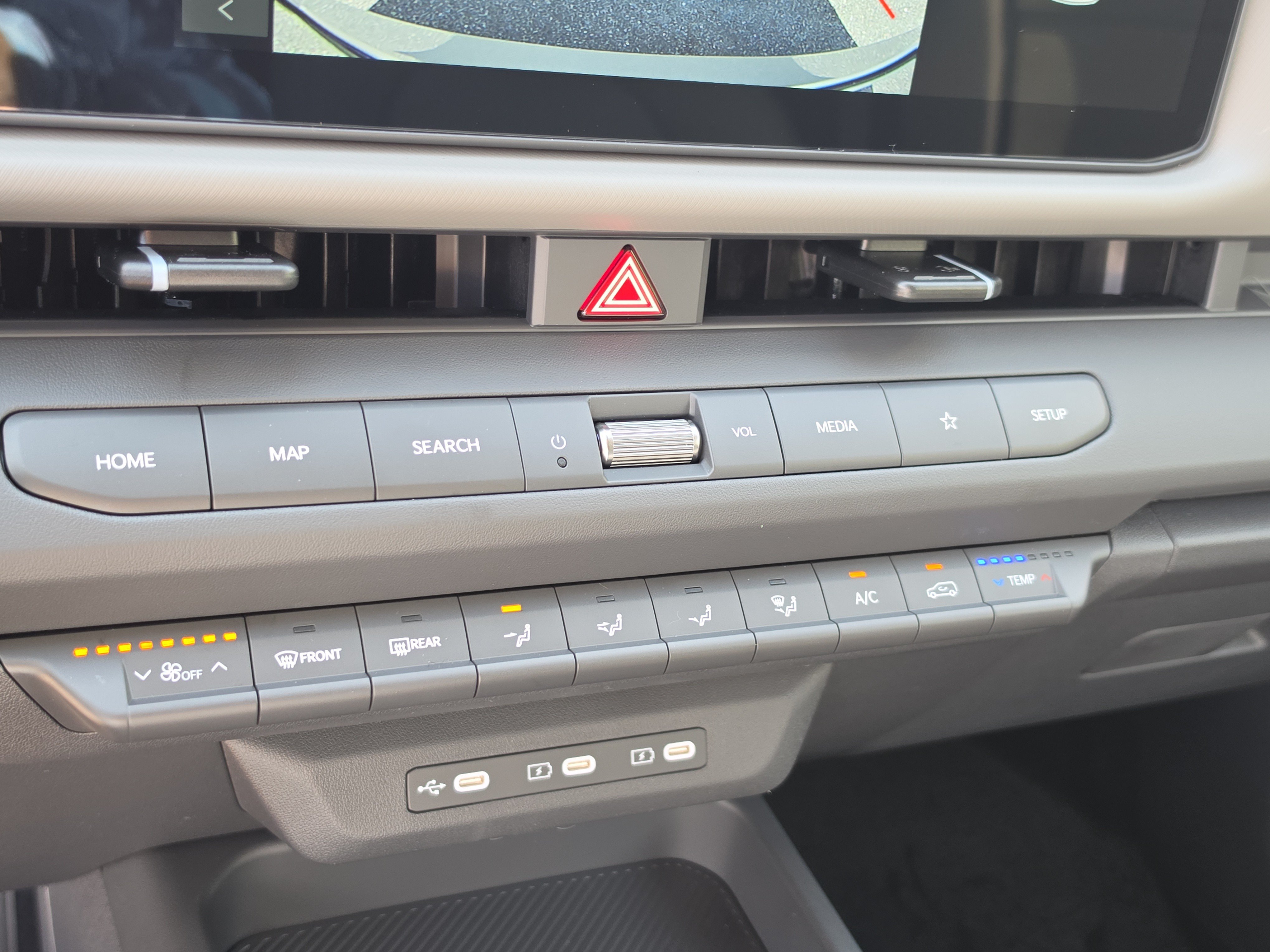 New 2027 Ivory Silver Kia LX image 24