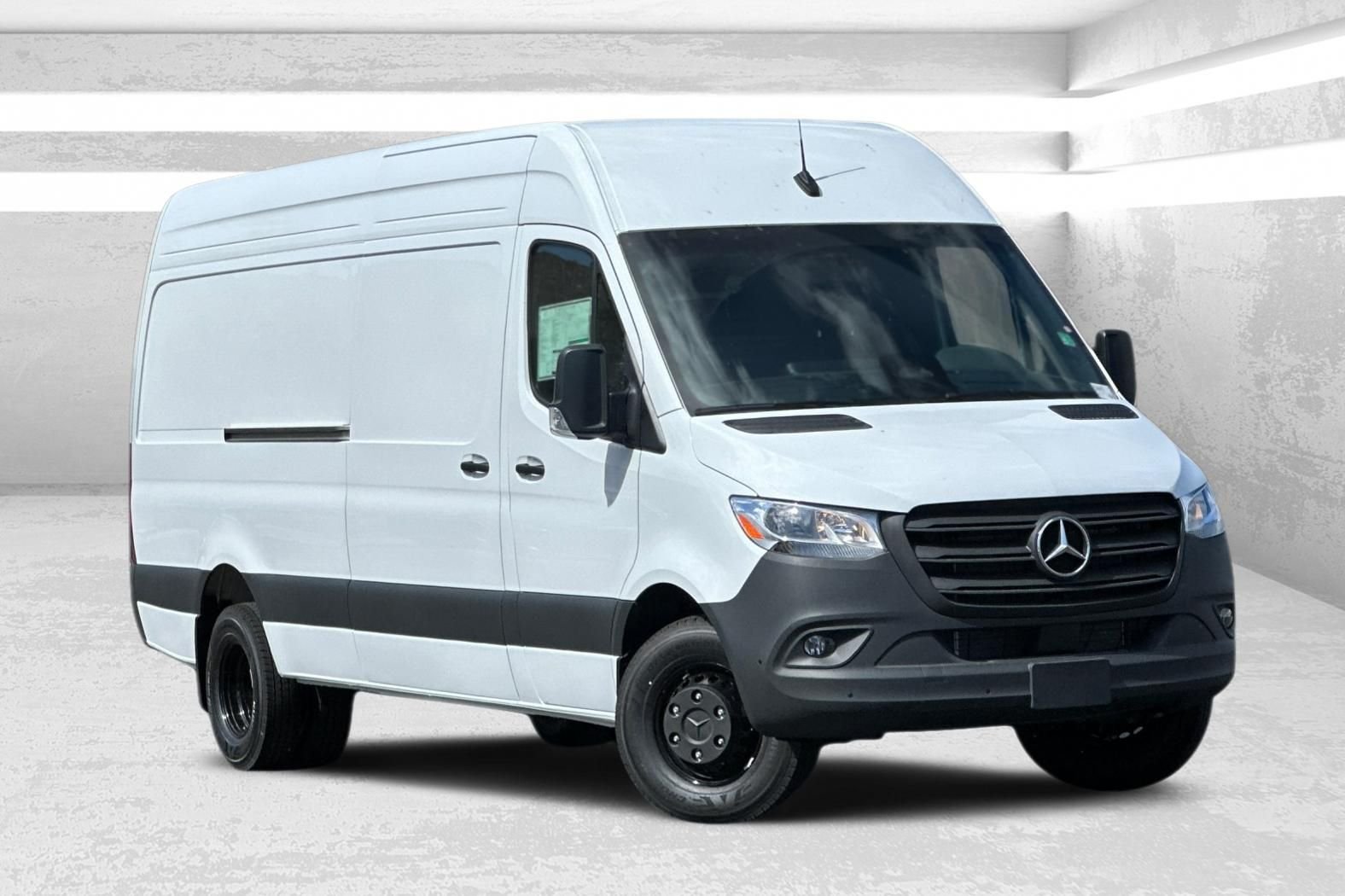 2026 Mercedes-Benz Sprinter 3500XD 170 WB HO High Roof's photo