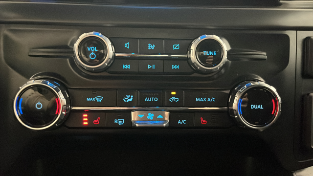 Used 2024 Agate Black Metallic Ford XLT image 35
