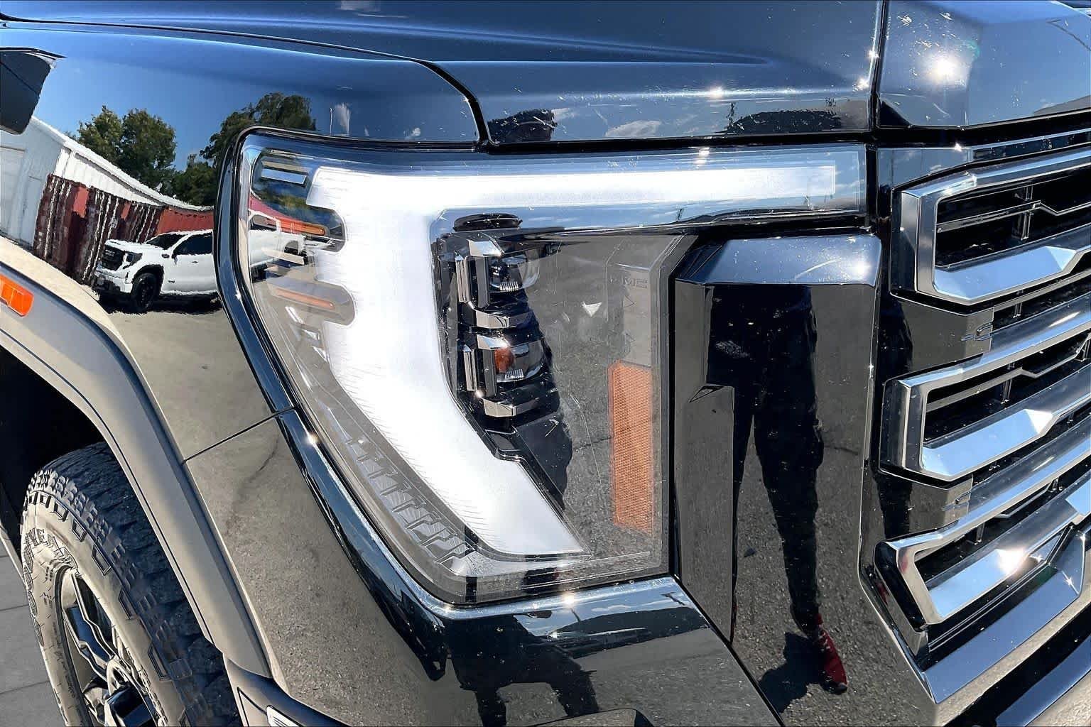 Used 2024 Onyx Black GMC AT4 image 28