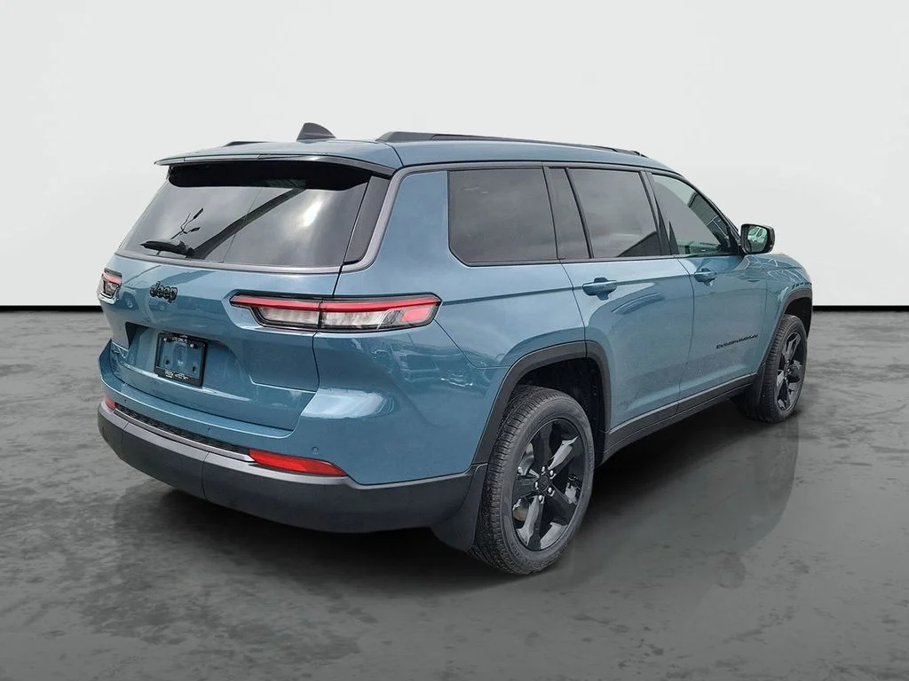 New 2026 Steel Blue Exterior Paint Jeep Limited image 2