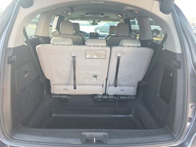 Used 2018 Gray Honda Elite image 12