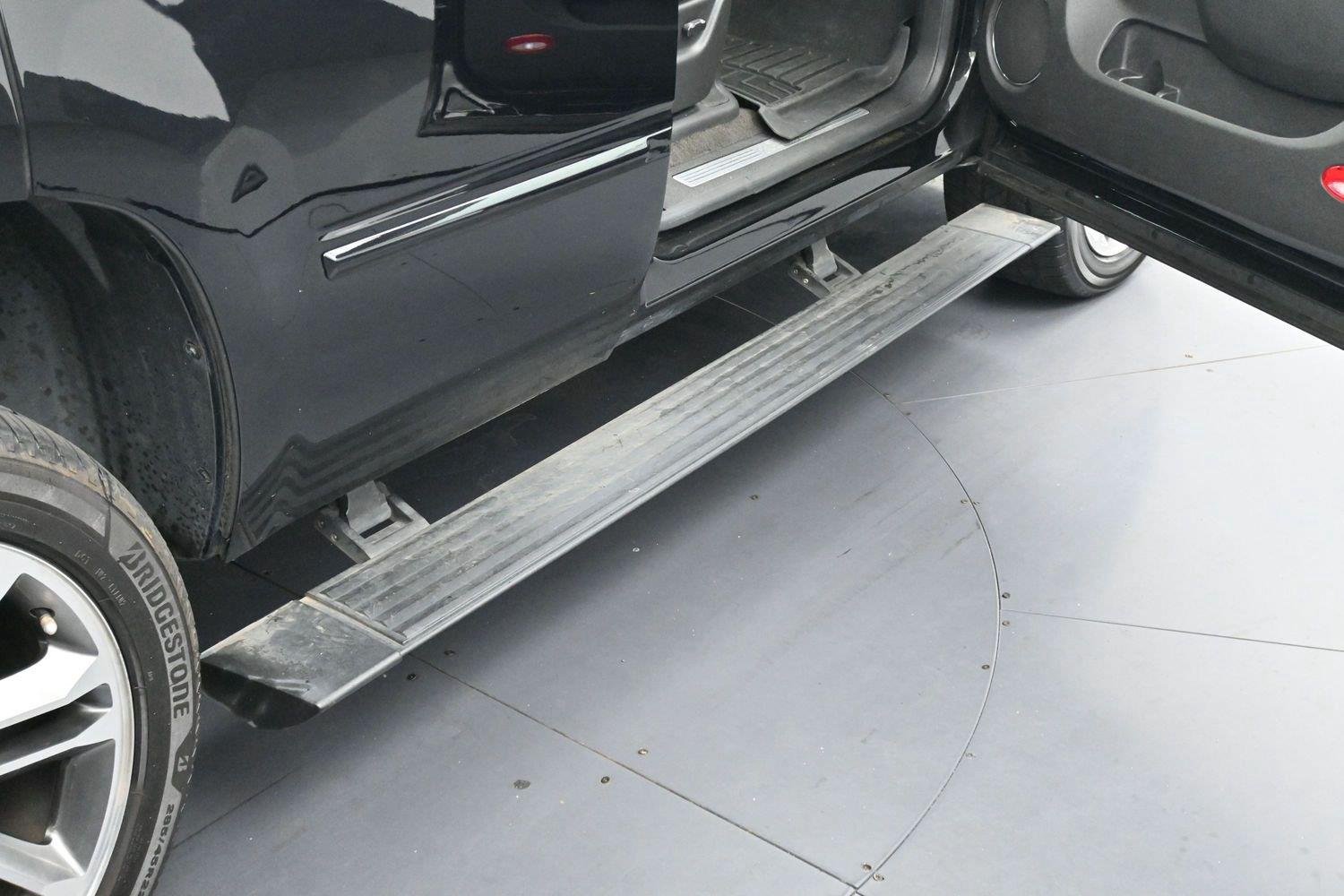 Used 2013 Black Raven Cadillac Premium image 9