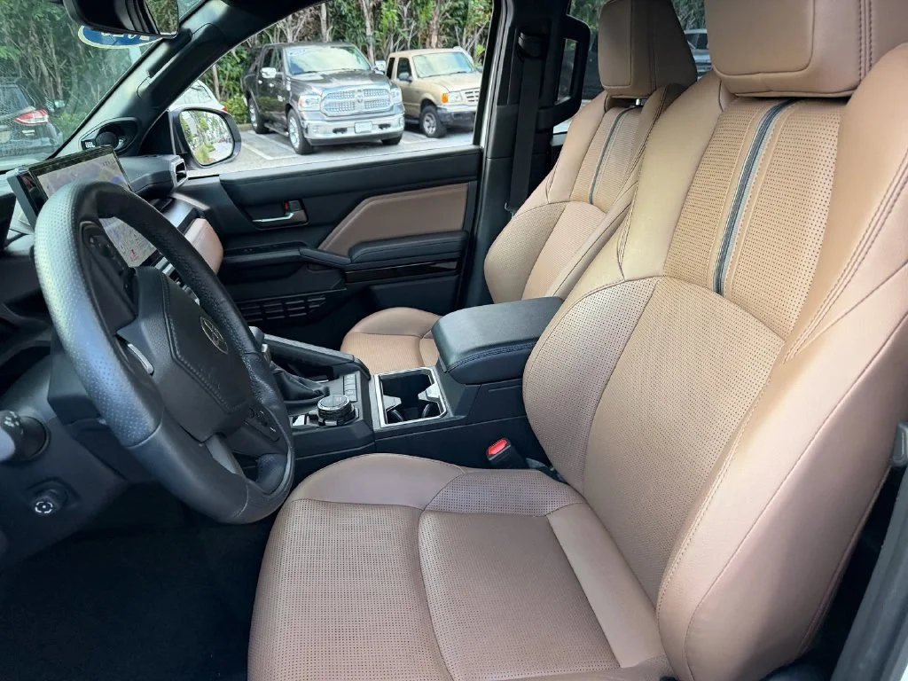Used 2025 Wind Chill Pearl Toyota Limited image 11