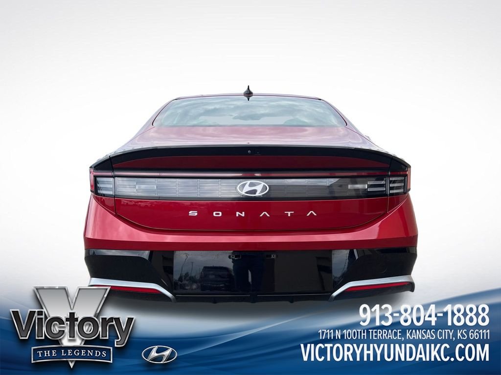 Used 2024 Red Hyundai SEL image 4