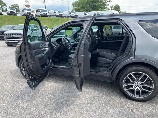 Used 2018 Gray Ford Sport image 18