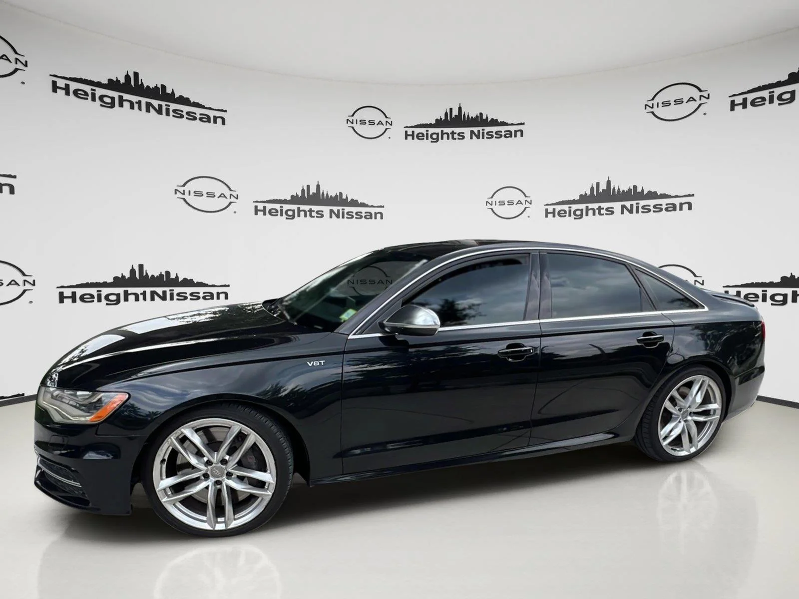 Used 2014 Phantom Black Pearl Effect Audi Prestige image 3