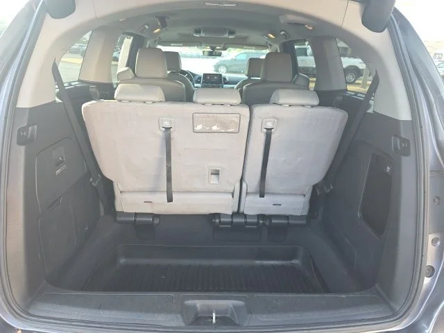 Used 2018 Gray Honda Elite image 12
