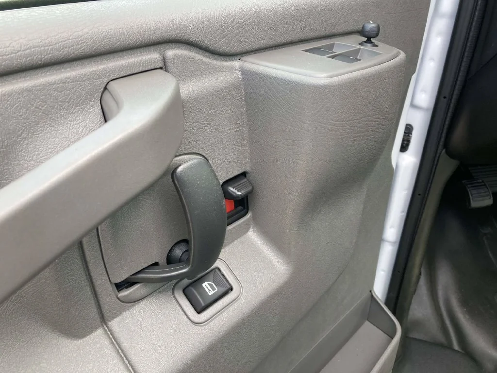 New 2026 Summit White GMC Work Van image 14