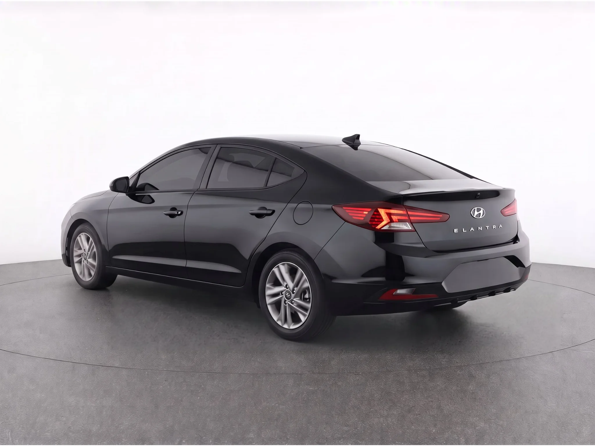 Used 2020 Phantom Black Hyundai SEL image 4