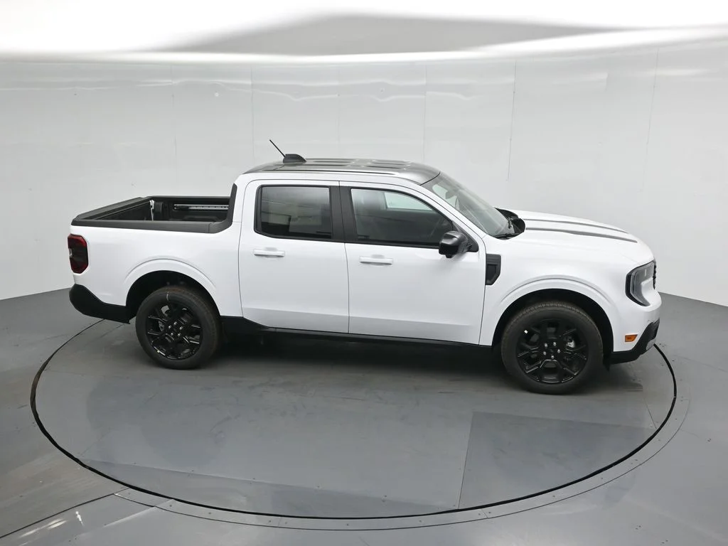 New 2026 Oxford White Ford Lariat image 53
