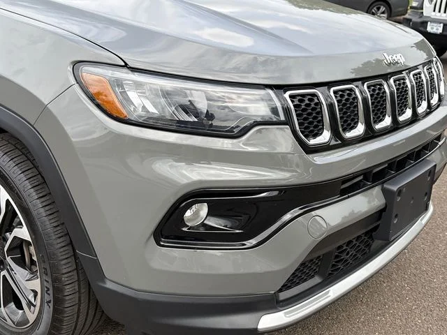Used 2024 Gray Jeep Limited image 8